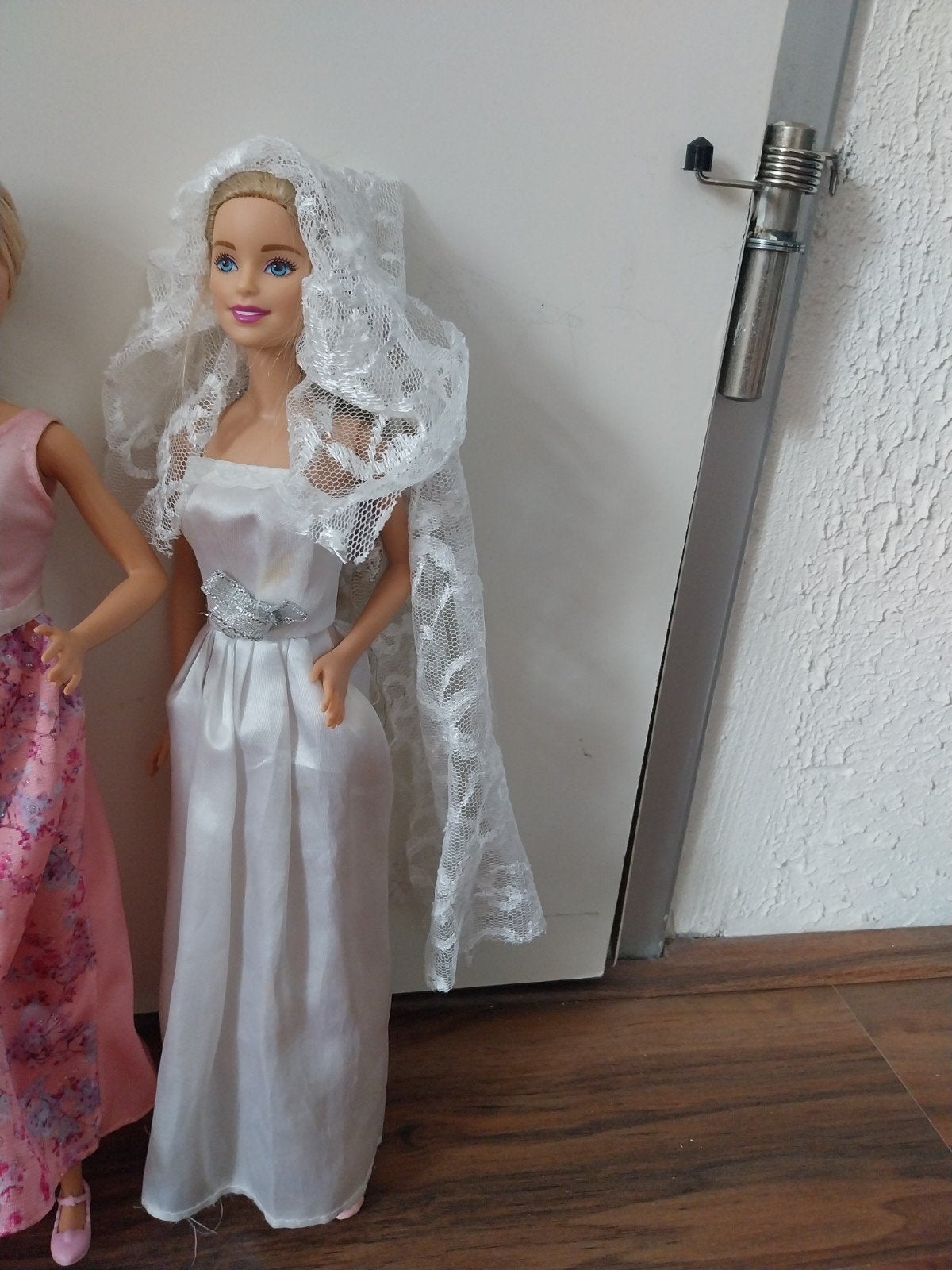 4 Barbie poppen met diverse outfits, Kinderen en Baby's, Ophalen of Verzenden, Zo goed als nieuw, Barbie