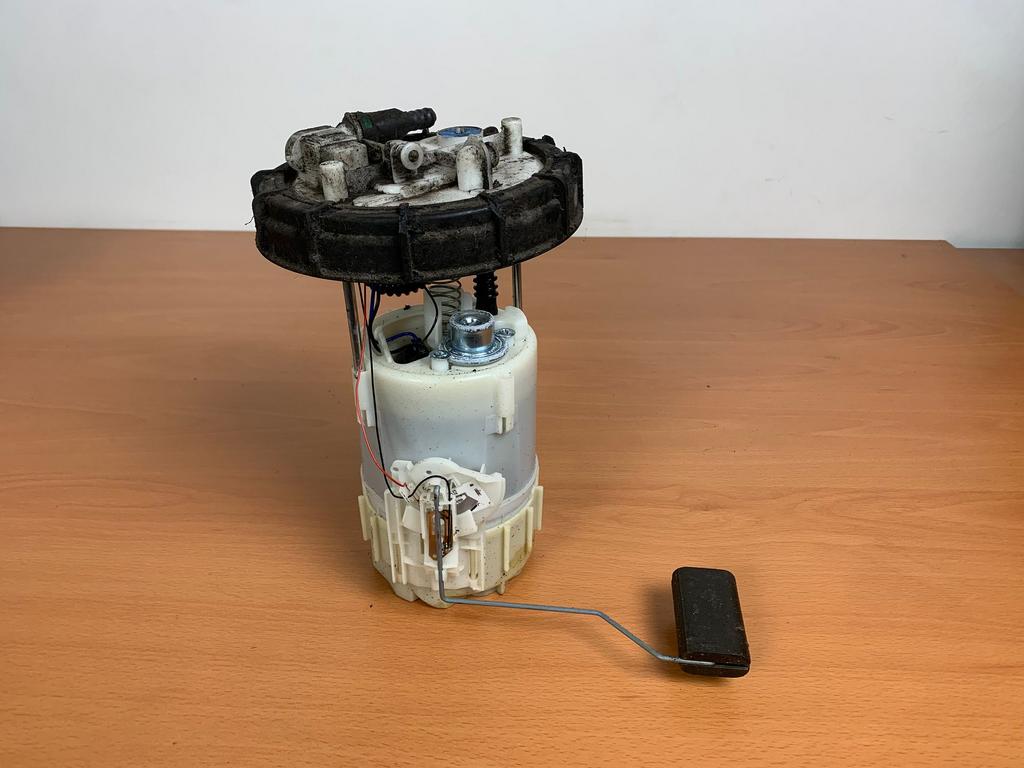 benzinepomp renault kangoo benzine 1997 tot 2007 82001551880, Gebruikt, -, Renault, -