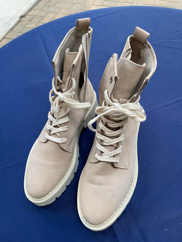 Tango laarsjes maat 38, Kleding | Dames, Schoenen, Ophalen, Zo goed als nieuw, Beige