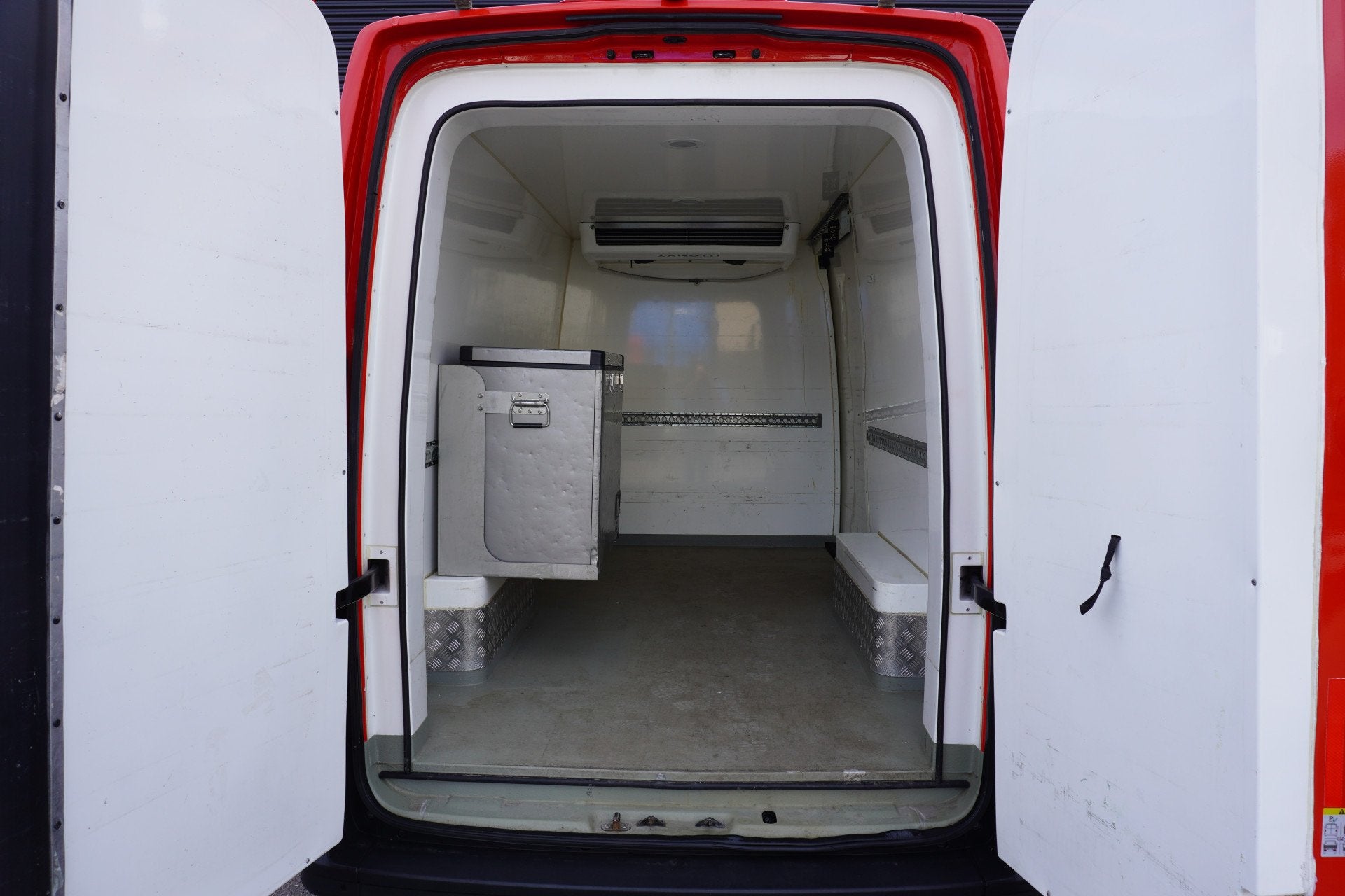 Volkswagen Crafter 140pk Koelwagen L3H3/L2H2 Zanotti Airco R, Auto's, Voorwielaandrijving, Gebruikt, 4 cilinders, Volkswagen