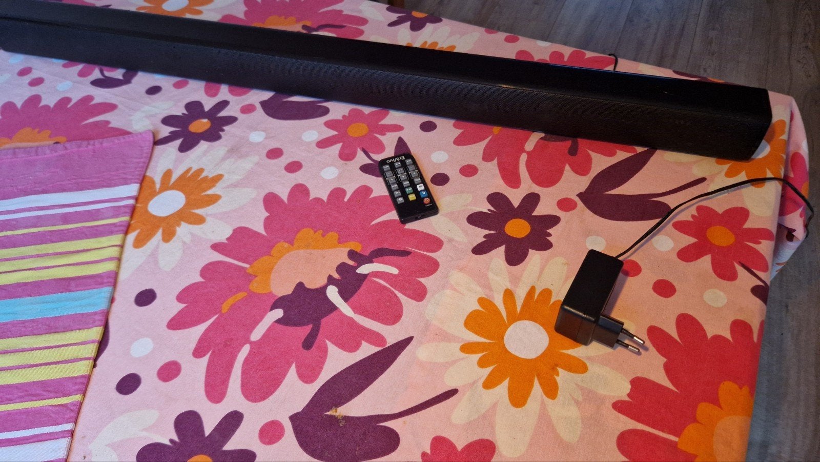 envivo bluetooth soundbar, 97 cm, Ophalen, Bluetooth, Gebruikt
