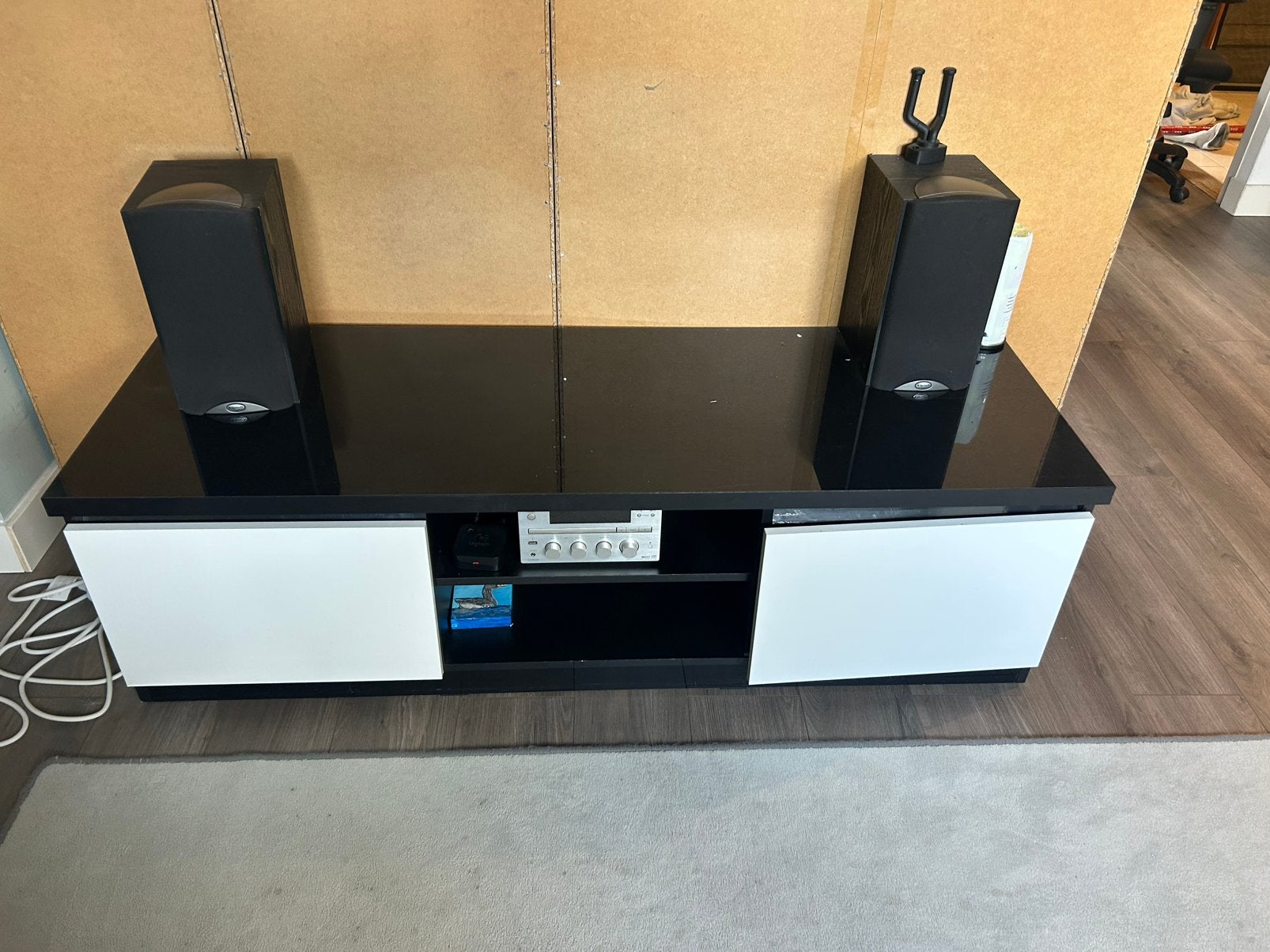Tv meubel zwart wit hoogglans, Ophalen of Verzenden, Zo goed als nieuw, 25 tot 50 cm, Minder dan 100 cm
