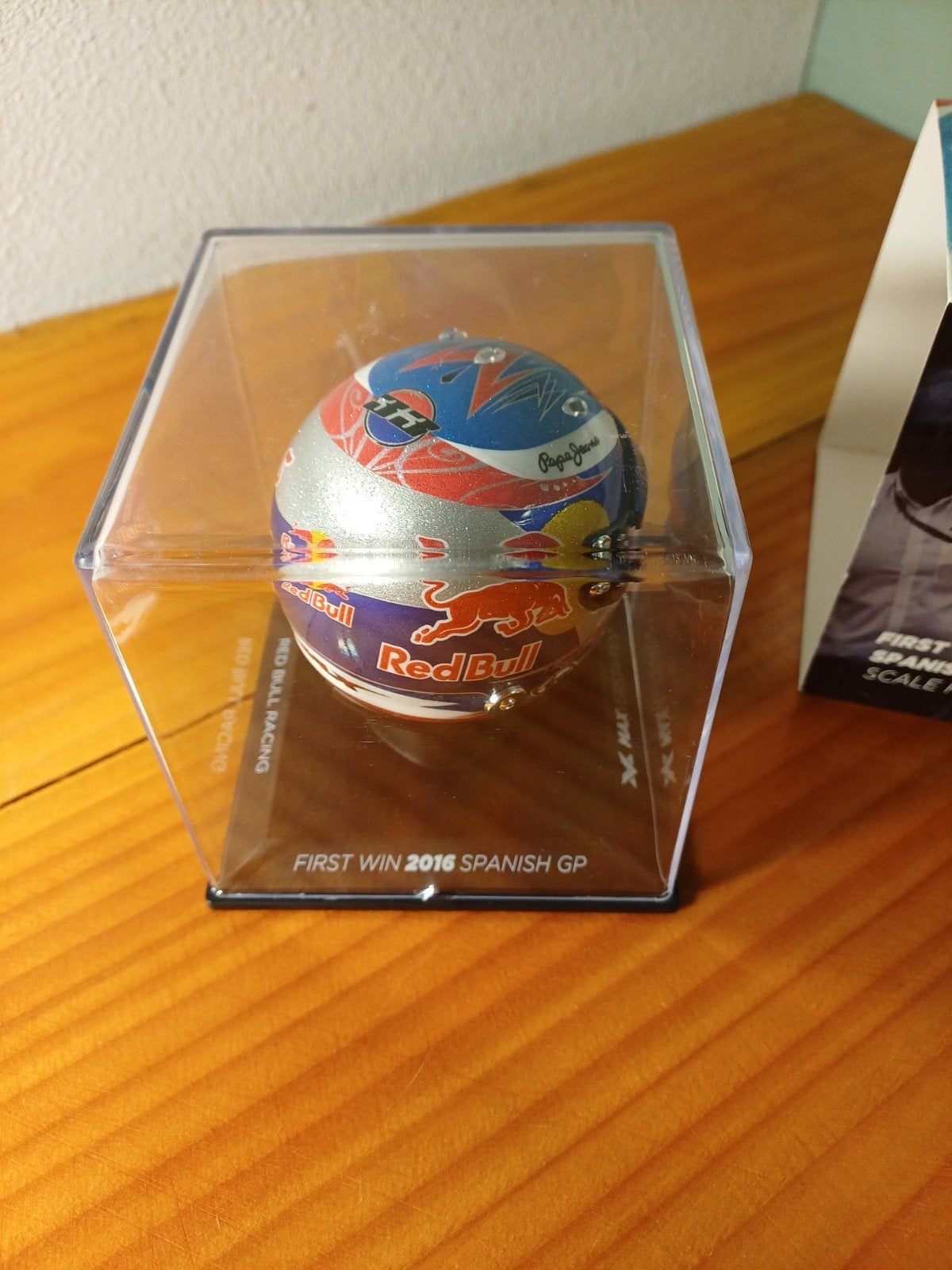 schaalmodel helm 1 op 4 max verstappen frist win spanje 2016, Ophalen of Verzenden, Nieuw, Formule 1