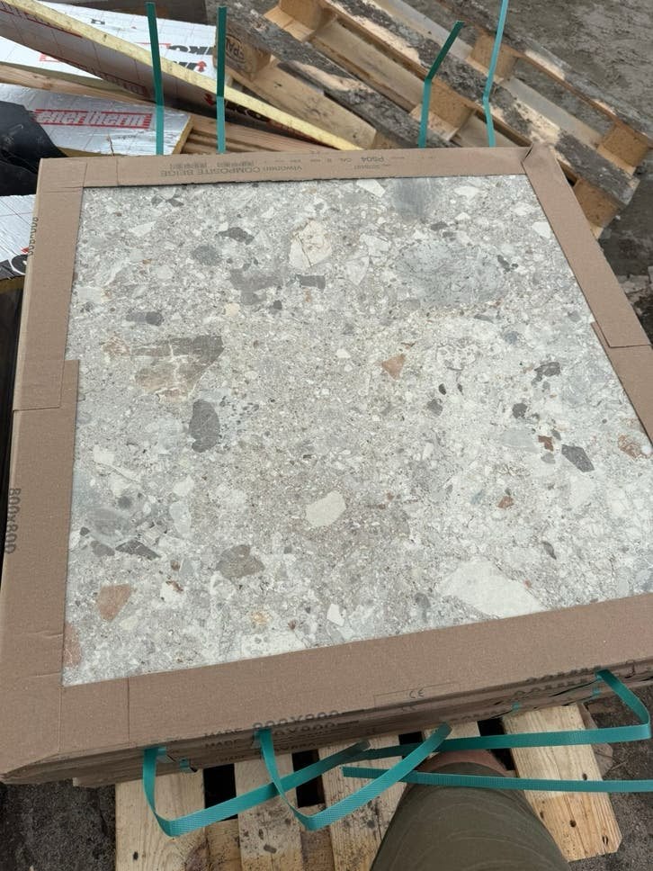 Solostone Compositie Beige 80x80x3 11,5m2 18 stuks, Ophalen, 60 cm of meer, Nieuw, 10 m² of meer