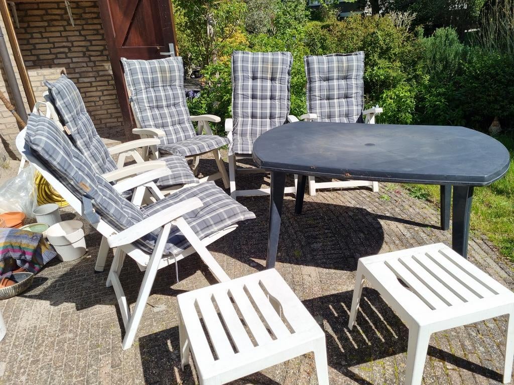 Complete tuinset met tafel en 5 stoelen, 5 zitplaatsen, Kunststof, Gebruikt, Ophalen of Verzenden