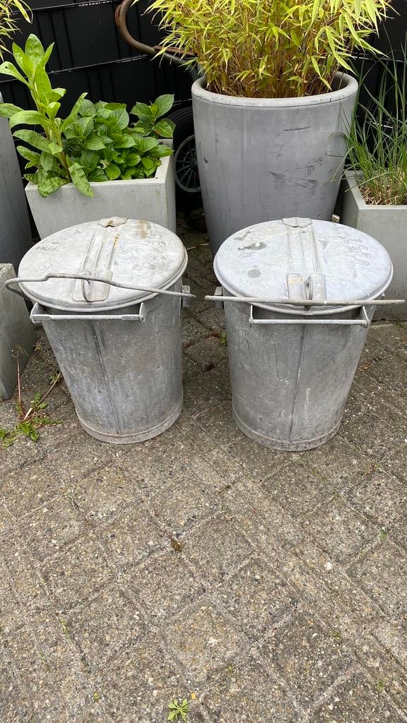 2 Mooie Nette Vuilnisemmer, Ophalen, Zo goed als nieuw