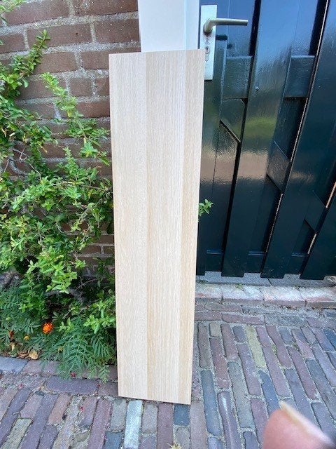 zwevende wandplank van ikea 110x26, houtnerf, Ophalen, Zo goed als nieuw