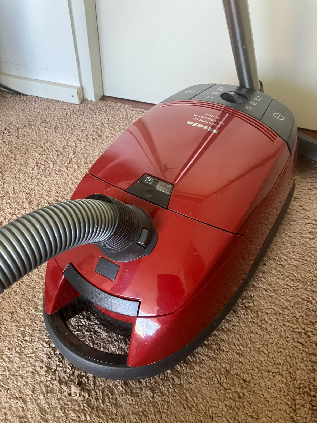 Miele Complete Tango Red Edition stofzuiger, Ophalen, Zo goed als nieuw, Minder dan 1200 watt, Miele
