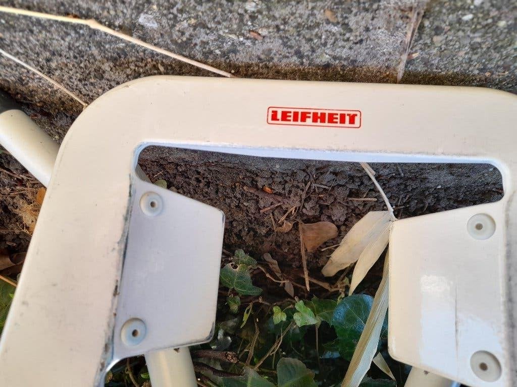 Solide strijkplank (Leifheit ) compleet met hoes, Ophalen, Refurbished