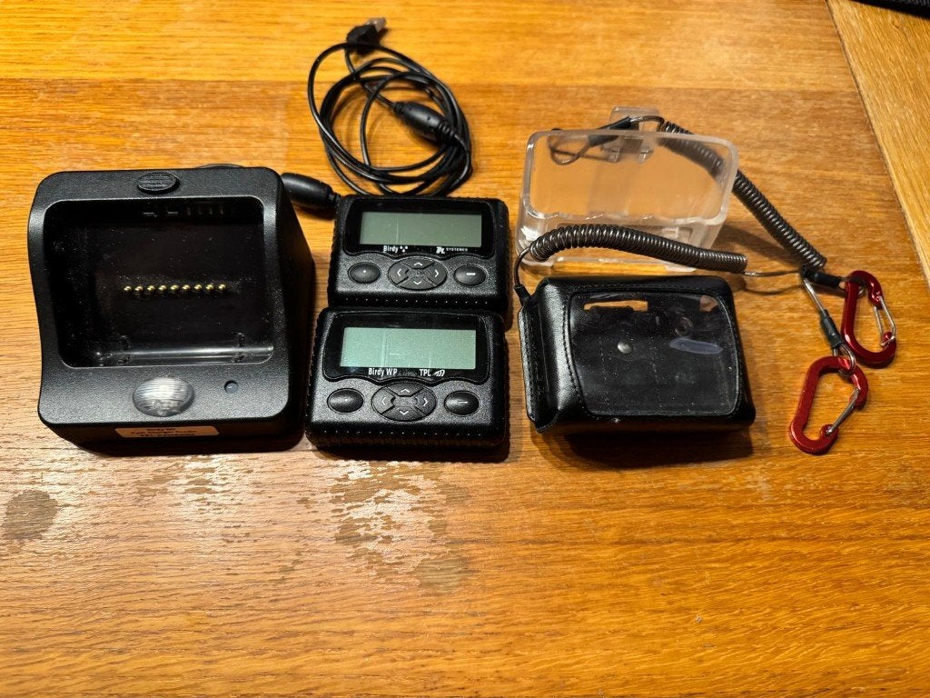 2x Birdy P2000 pagers incl 1 lader, Ophalen of Verzenden, Gebruikt, Ontvanger
