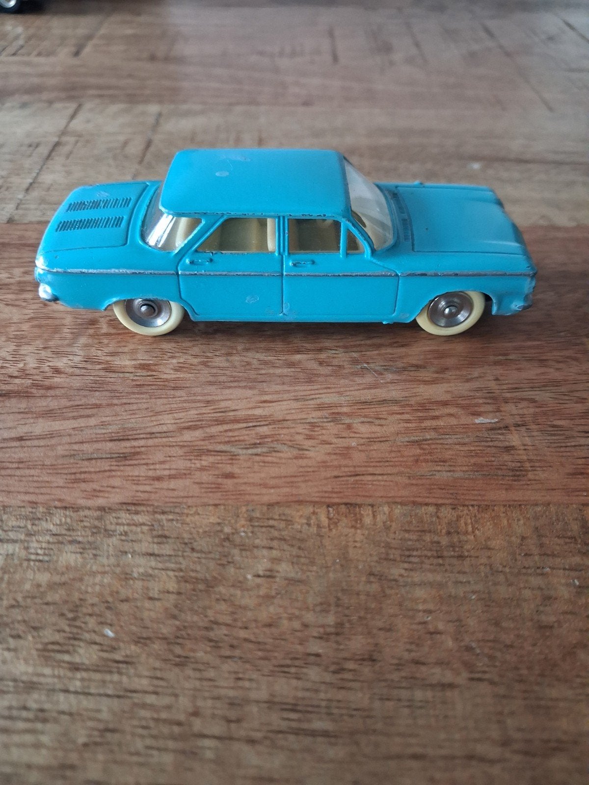 Dinky toys Chevrolet Corvair., Ophalen of Verzenden, Zo goed als nieuw, Auto, Dinky Toys