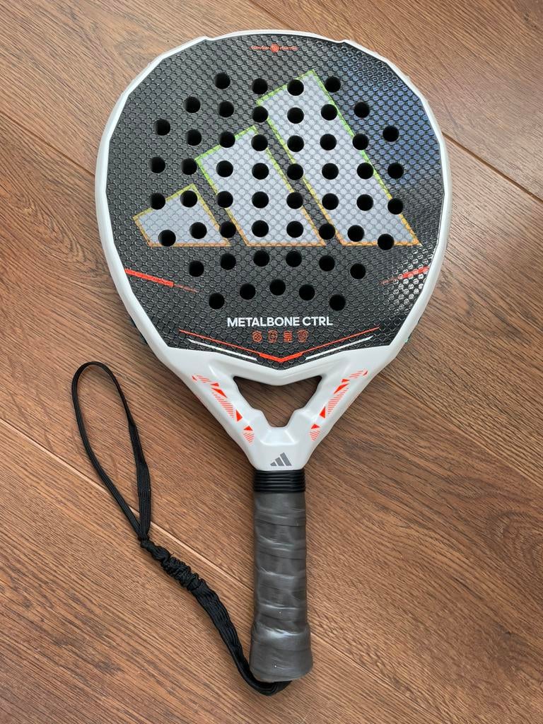 Adidas Metalbone CTRL 2026 zgan, Sport en Fitness, Padel, Zo goed als nieuw, Padelracket, Ophalen of Verzenden