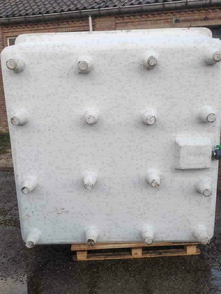 2x vijver bak  polyester vijver winterdeksel 210 x 210 x 115, Ophalen, Gebruikt, Vijverbak