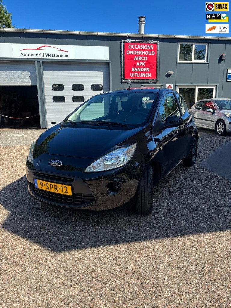 Ford Ka 1.2 Style start/stop nieuwe distributie / Garantie /, Gebruikt, 4 cilinders, 4 stoelen, Zwart