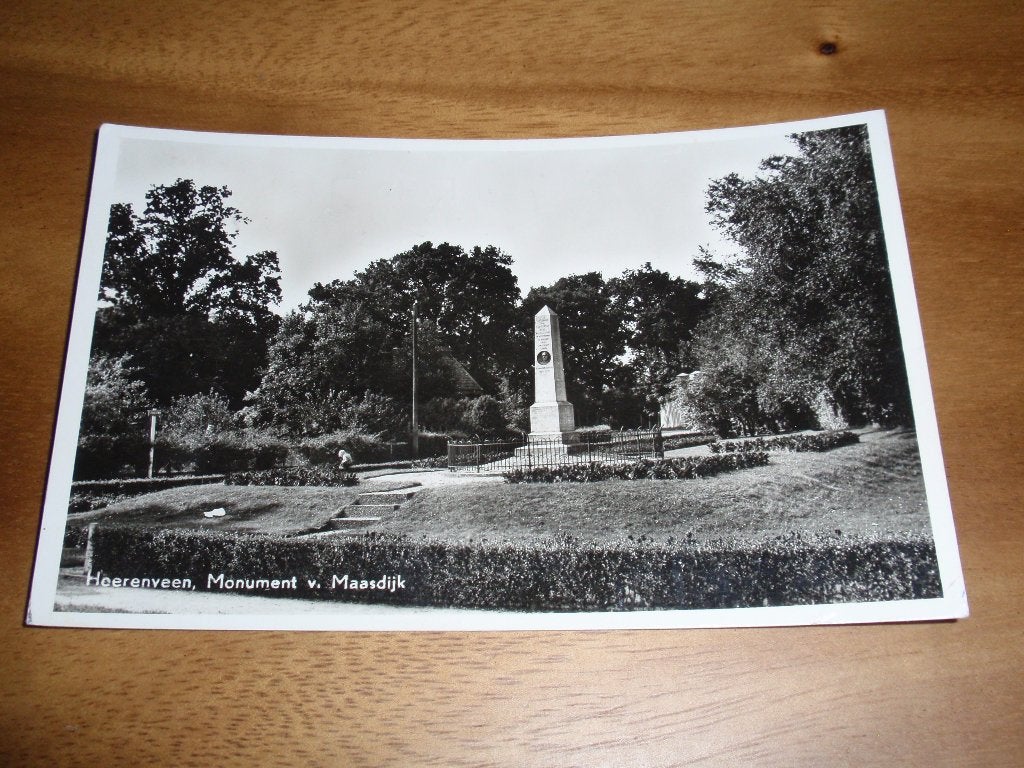 Heerenveen Monument Maasdijk, Verzamelen, Ansichtkaarten | Nederland, Verzenden, 1940 tot 1960, Gelopen, Friesland