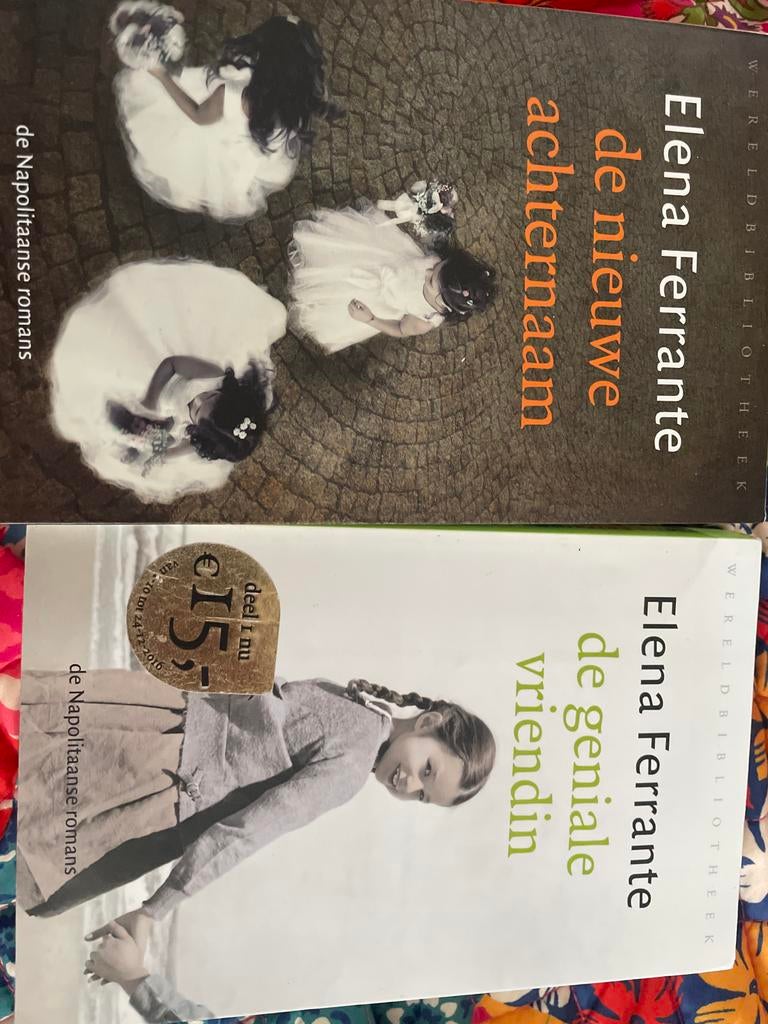 Elena Ferrante - De Napolitaanse Romans (2 delen), Boeken, Ophalen of Verzenden, Zo goed als nieuw, Europa overig