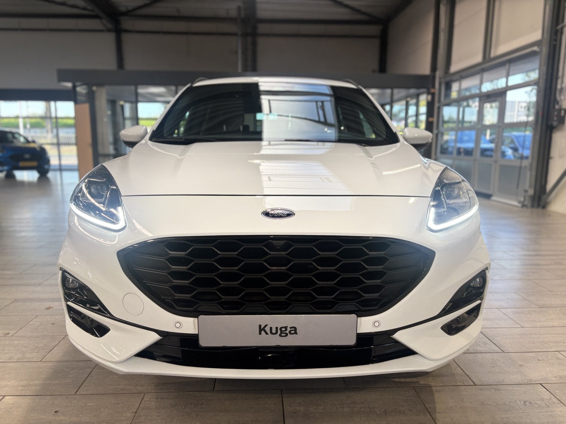 Ford Kuga 2.5 PHEV 225 pk ST-Line X | Winter Pack | SOH 89,9, 14 kWh, Gebruikt, 4 cilinders, Wit