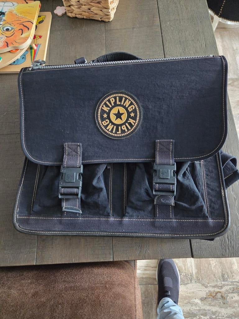 Zo goed als nieuwe Kipling laptoptas / aktetas, Computers en Software, Laptoptassen, Zo goed als nieuw, Aktetas, Handvat, Meerdere vakken