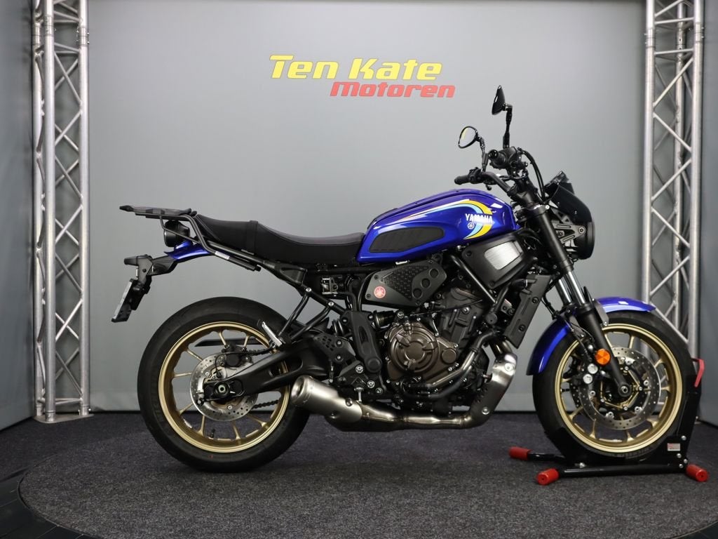 Yamaha XSR 700, Bedrijf, Naked bike