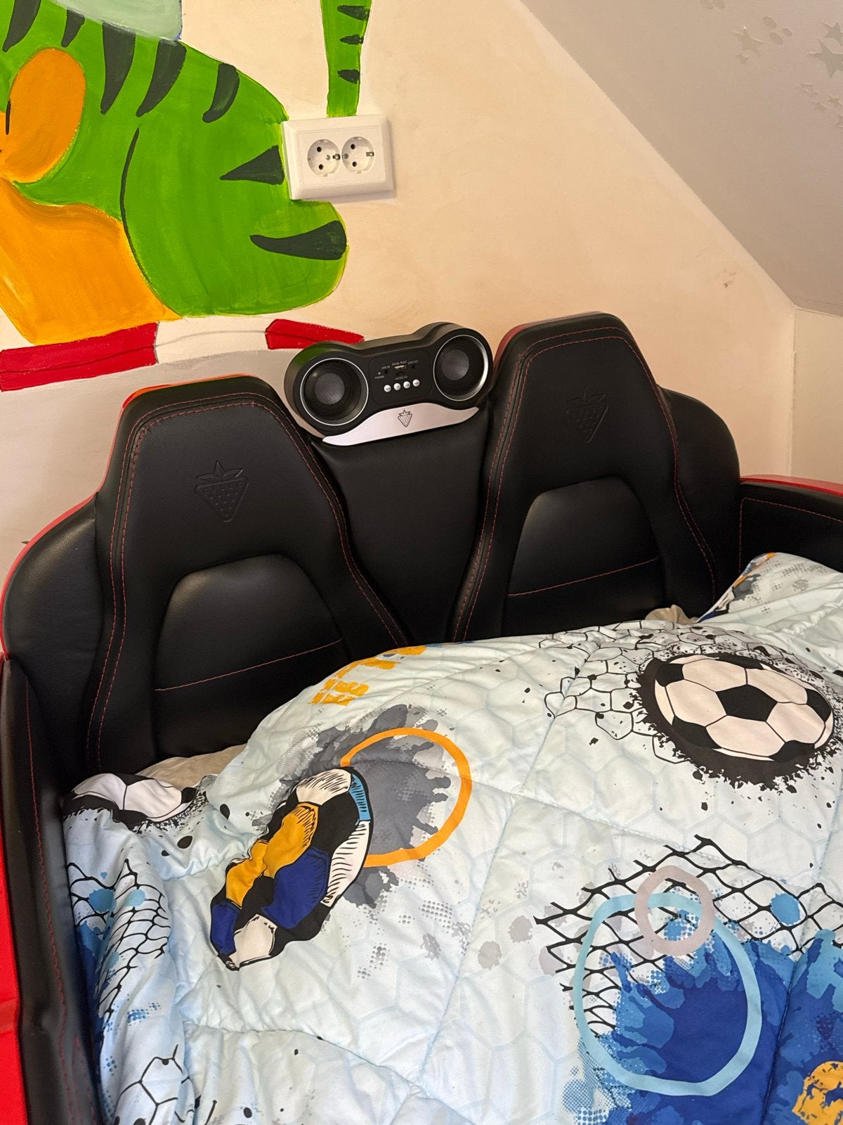 Foto 6 van Origineel Cilek raceauto kamer set in top staat!