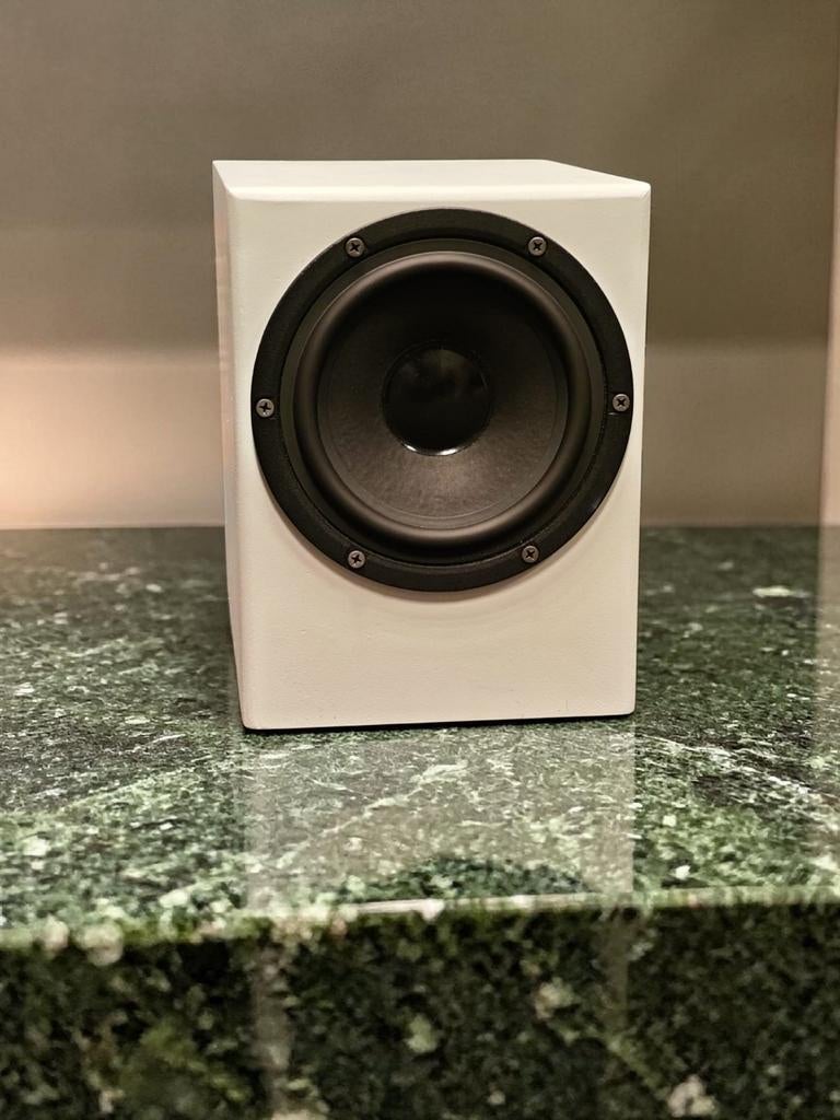 Totem Dream-Catcher Subwoofer, Subwoofer, Zo goed als nieuw, 120 watt of meer, Ophalen
