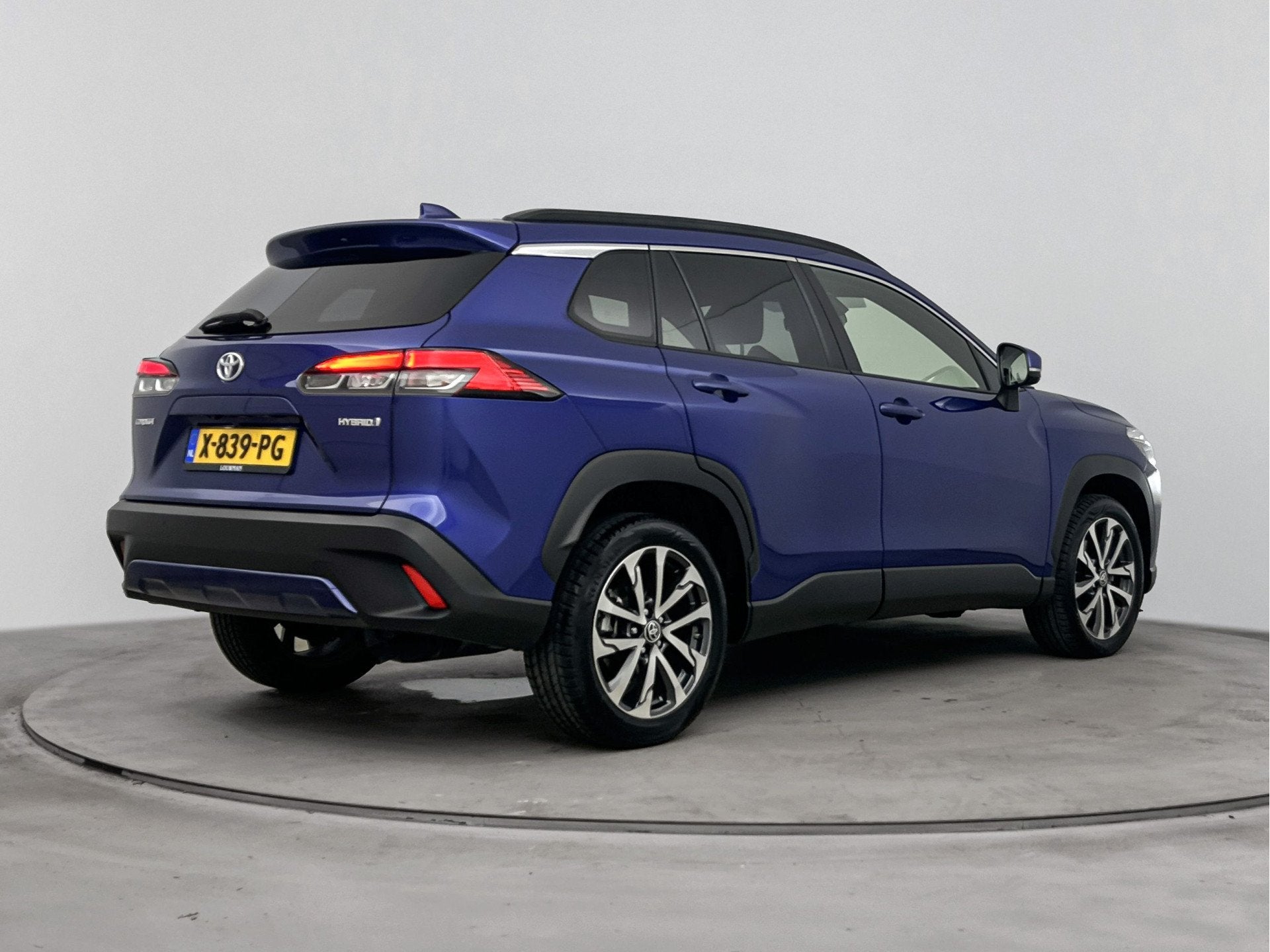 Toyota Corolla Cross Hybrid 140 Business Plus | Dodehoek det, Auto's, Toyota, 12 maanden, Stof, Gebruikt, 4 cilinders