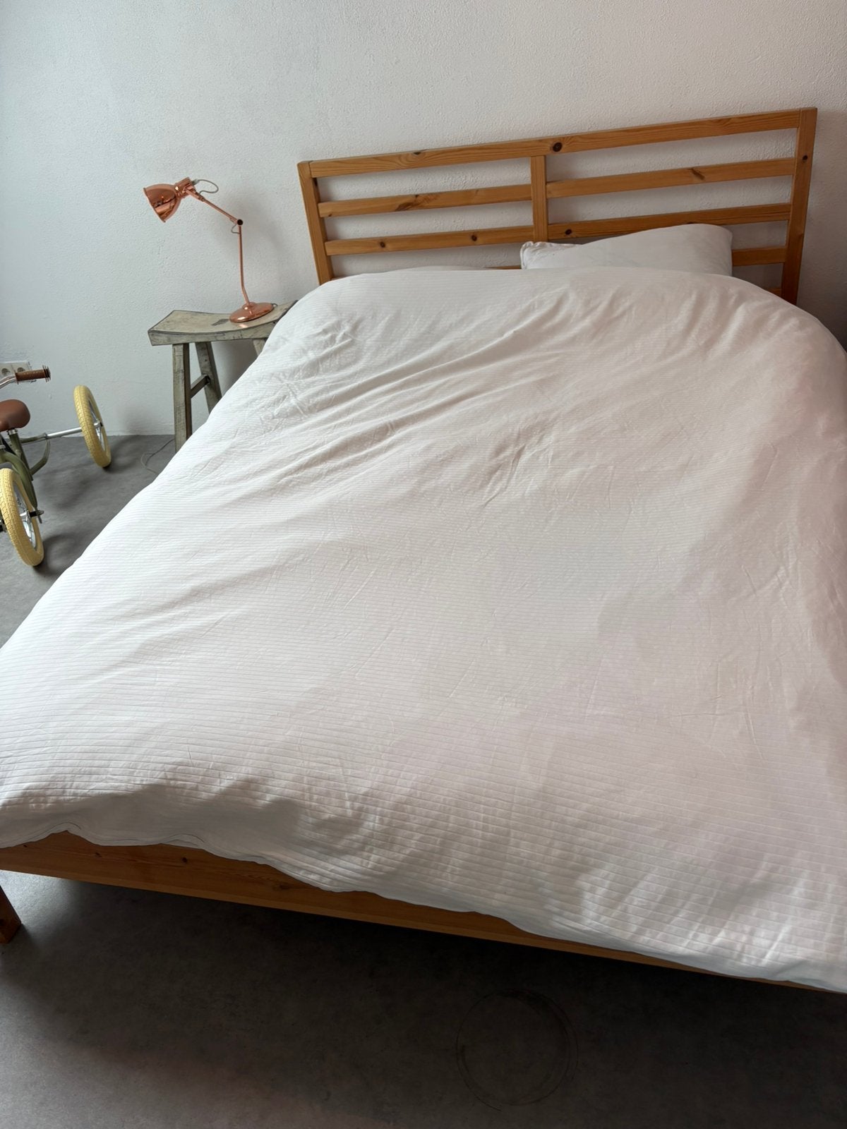 Ikea bed 200x140, Ophalen, Overige kleuren, 140 cm, Zo goed als nieuw