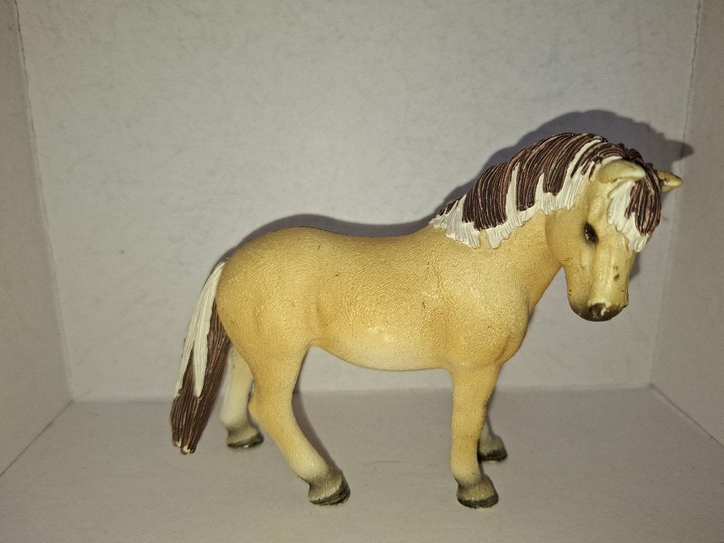 schleich Fjord merrie 13754, Ophalen of Verzenden, Zo goed als nieuw, Paard, Beeldje of Figuurtje