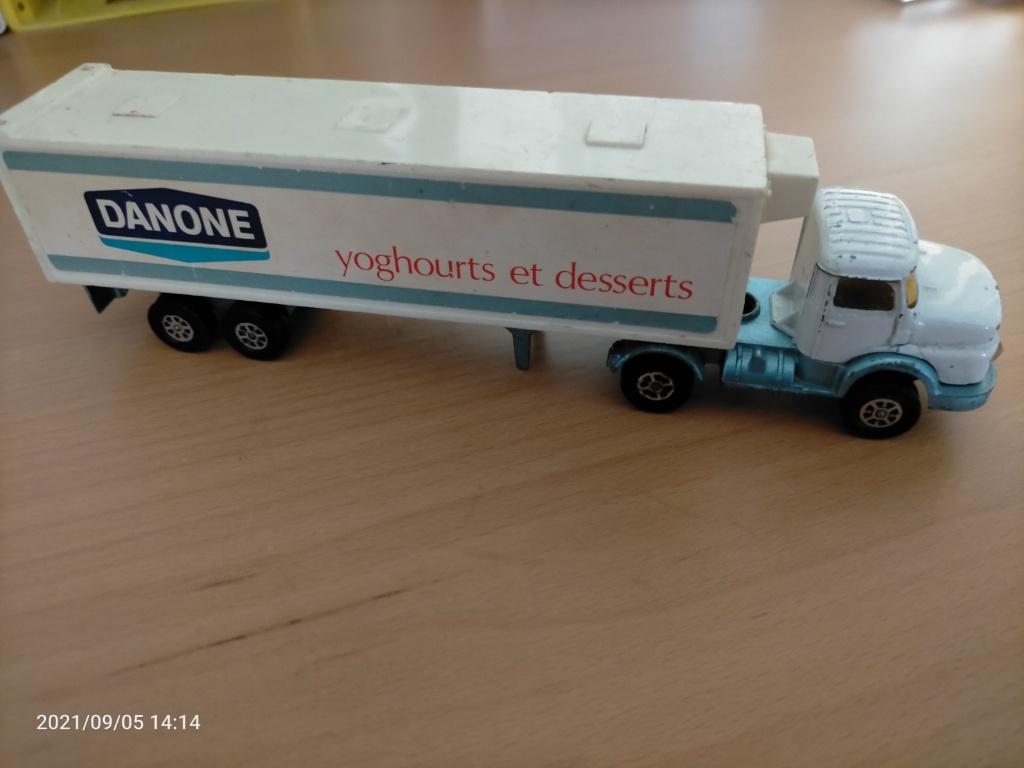 Corgi toys junior Mercedes Benz Danone trailer, Ophalen of Verzenden, Bus of Vrachtwagen, Overige merken