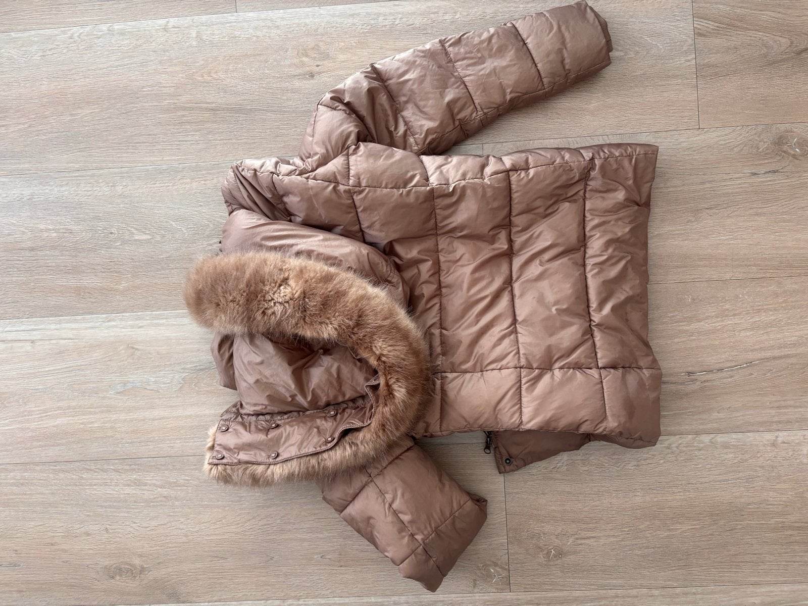 River Woods donsjas met afneembare capuchon en bontkraag, Ophalen, Zo goed als nieuw, Maat 36 (S), Bruin
