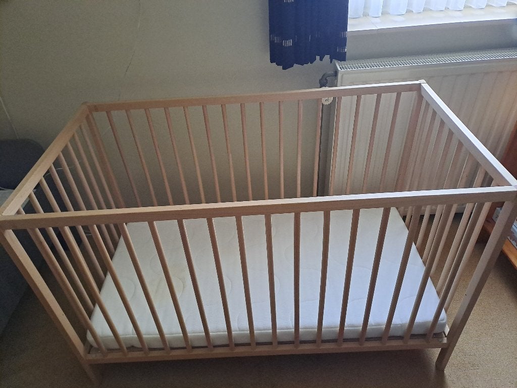 Ikea ledikantje:, Kinderen en Baby's, Babywiegjes en Ledikanten, Ophalen, Gebruikt, Ledikant