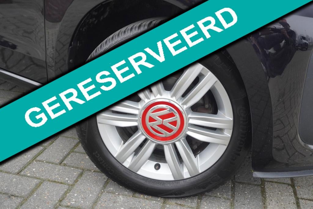Volkswagen Up! 1.0 TSI BMT high up! / Pano / Camera / Leder, Voorwielaandrijving, Gebruikt, 4 stoelen, Bedrijf