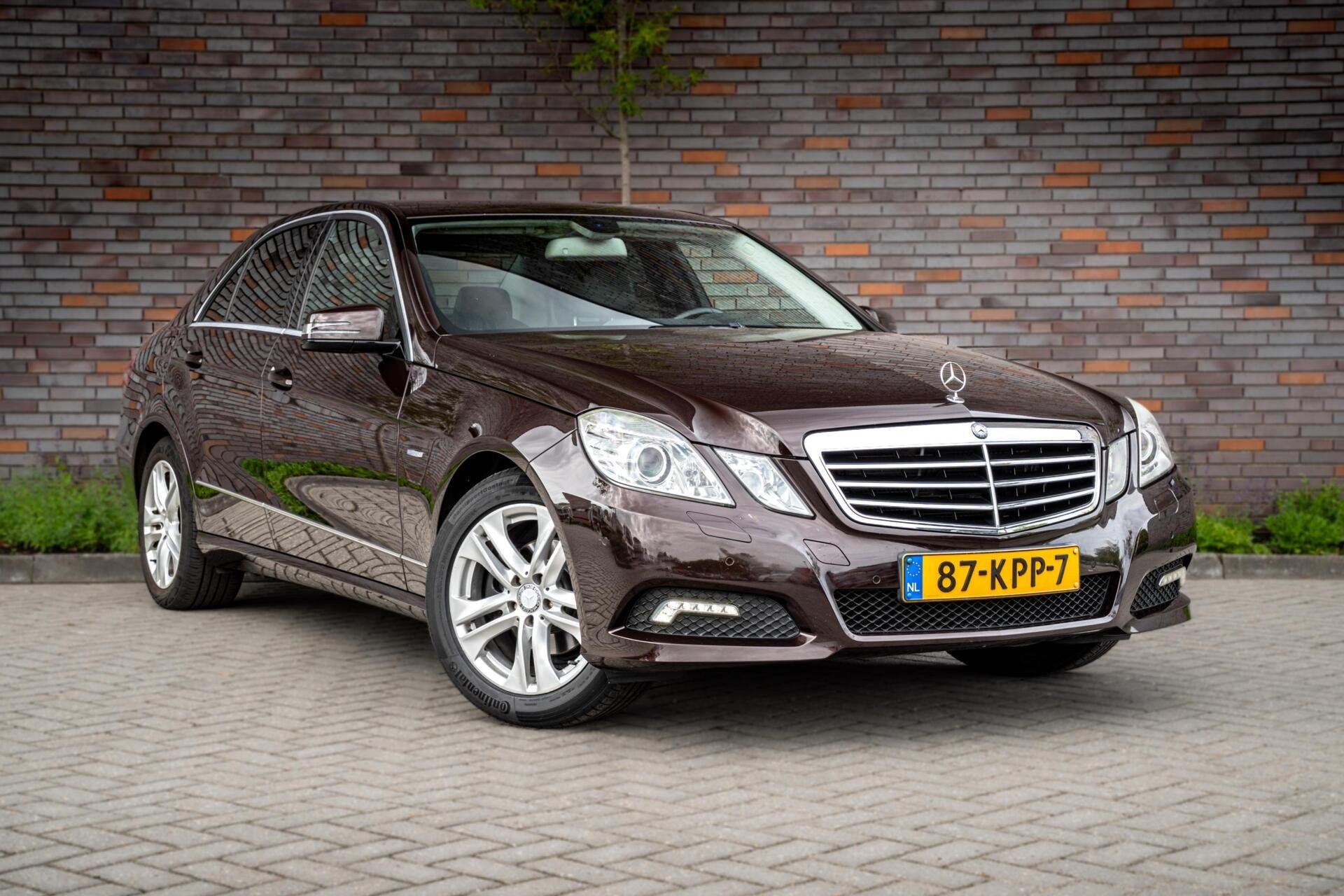 Mercedes E-klasse 200 CGI Avantgarde - Org NL - NAP -, Auto's, Euro 5, Achterwielaandrijving, 4 cilinders, Bruin