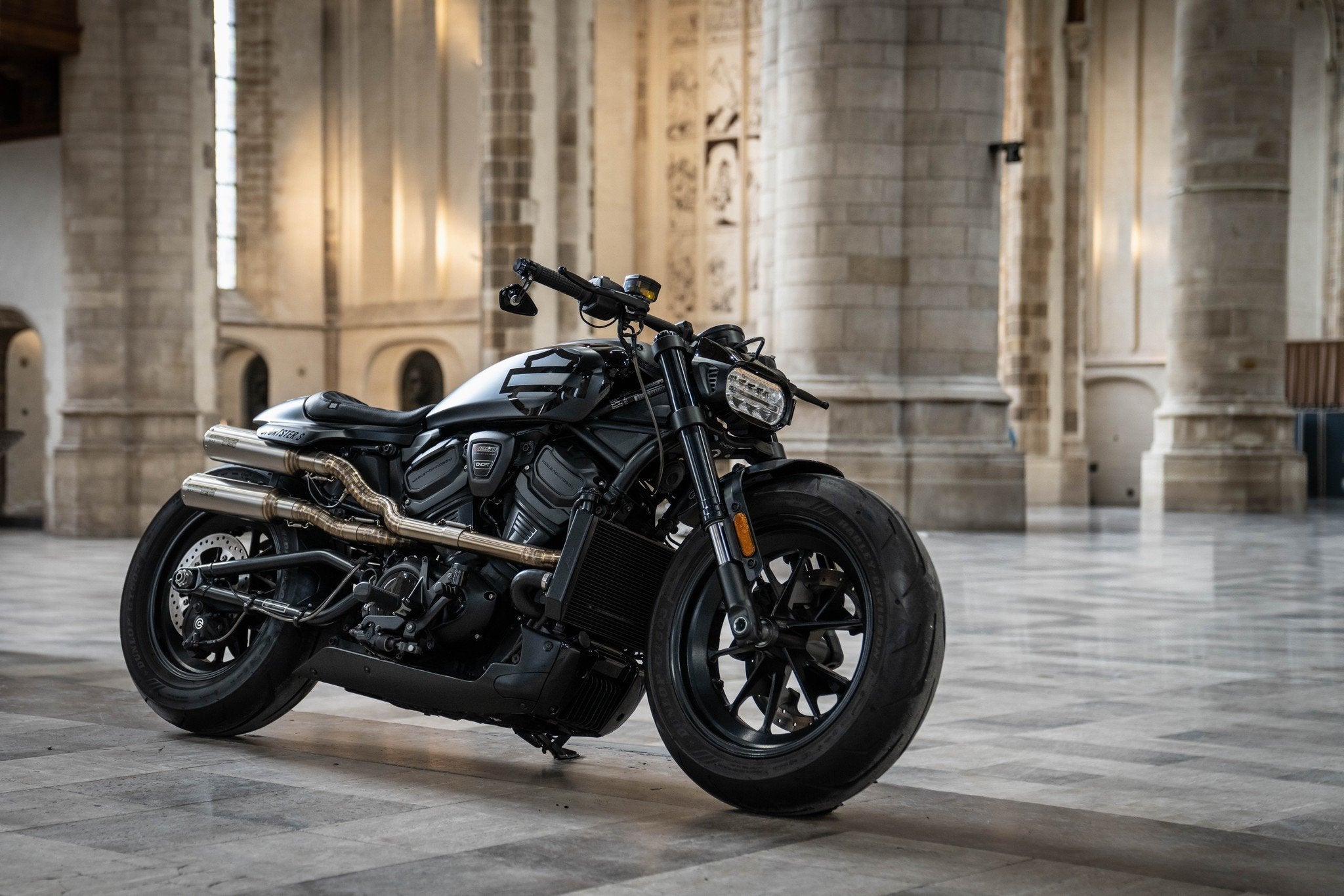 Harley-Davidson SPORTSTER S 1250 CNCPT MOTO (bj 2021), Motoren, Motoren | Harley-Davidson, Laan van Vredenoord 33
2289 DA  RIJSWIJK, NL