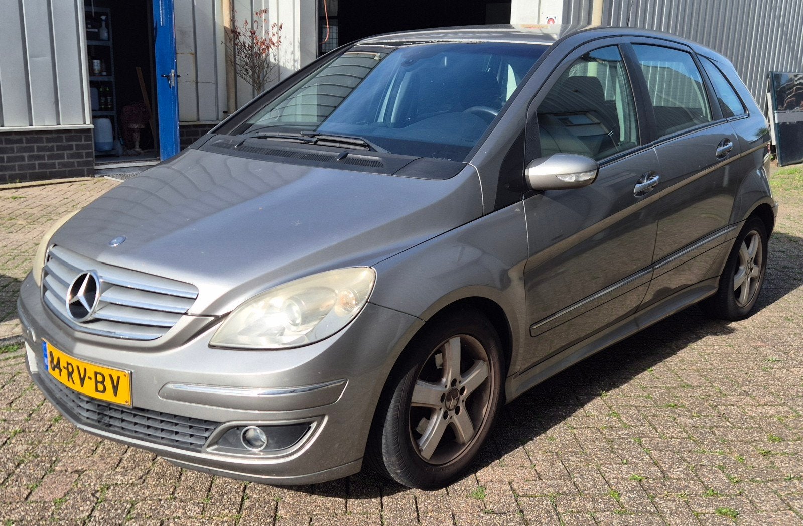 Mercedes-Benz B-Klasse 2.0 B200 5DRS CVT 2005*BAK STUK!!!!!*, 136 pk, 4 cilinders, 1290 kg, 400 kg