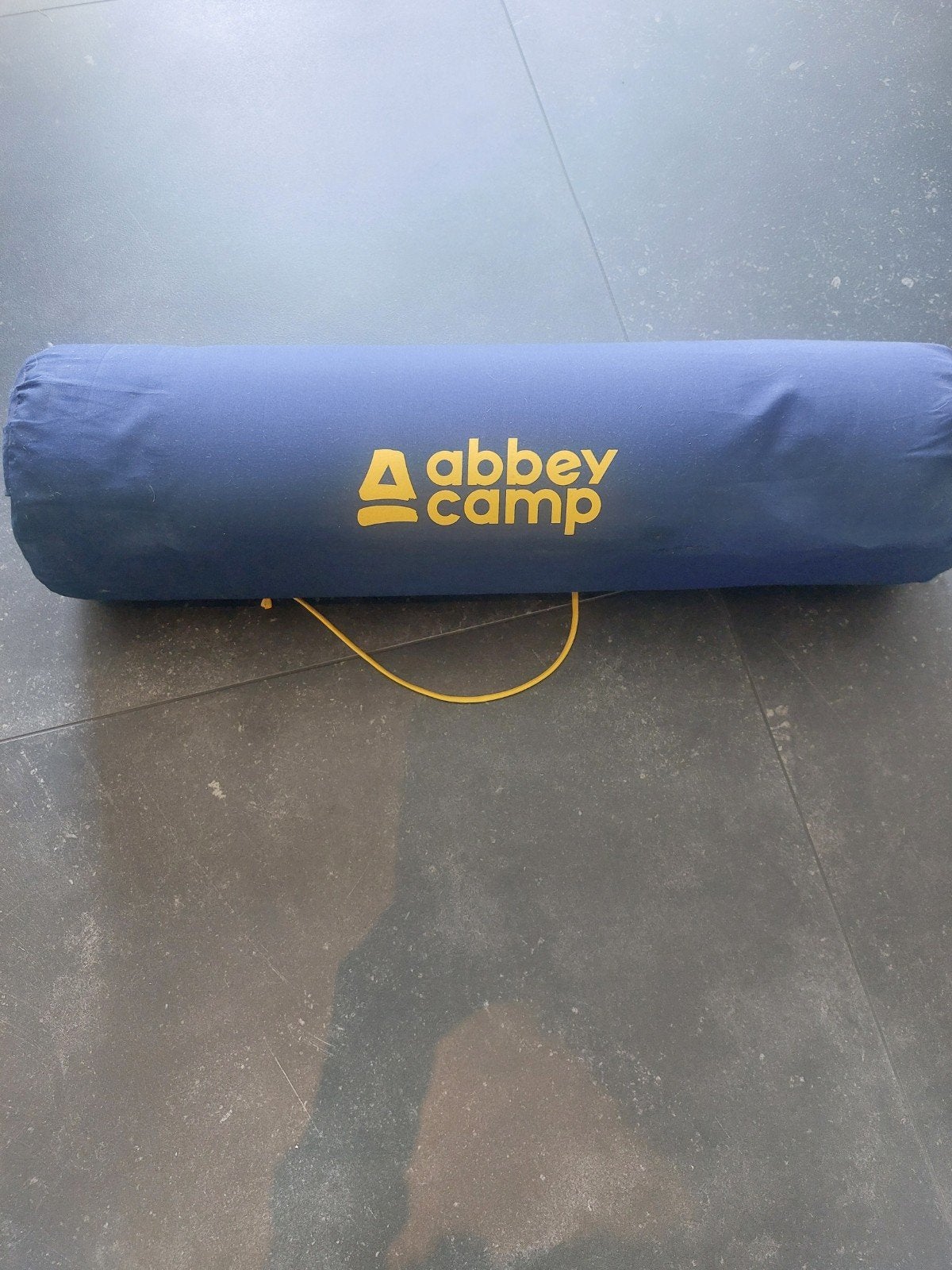 Zelf opblaasbare mat. Ideaal voor in de tent. Heb er 2 van., Caravans en Kamperen, Slaapmatten, Ophalen, Zo goed als nieuw, 1-persoons