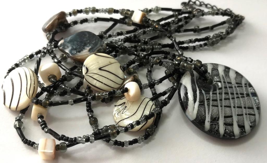 mooie Murano glazen hanger, Parelmoer aan zaad kraal ketting, Verzenden, Zo goed als nieuw, Steen of Mineraal, Met edelsteen