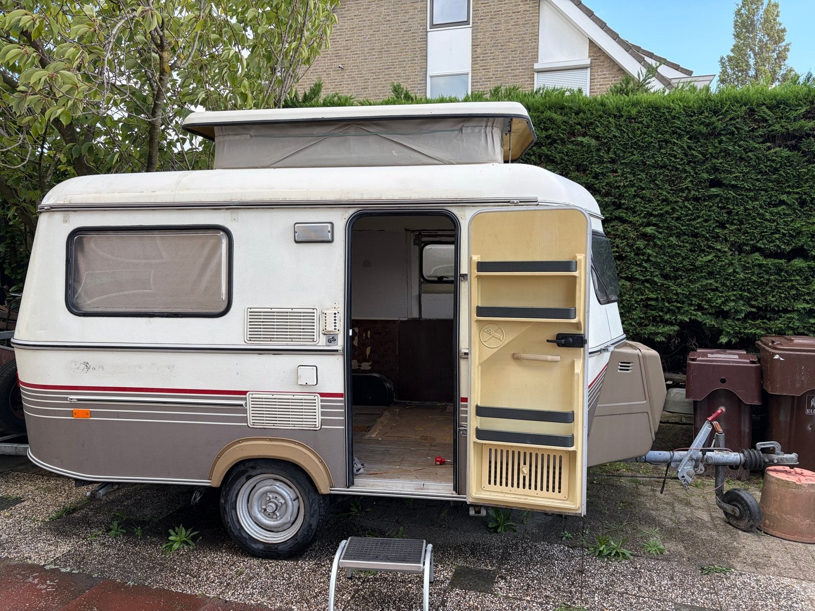 Eriba Kleine caravan met hefdak - opknapper, Caravans en Kamperen, Overige merken, Hefdak, Overige, Tot 4 meter