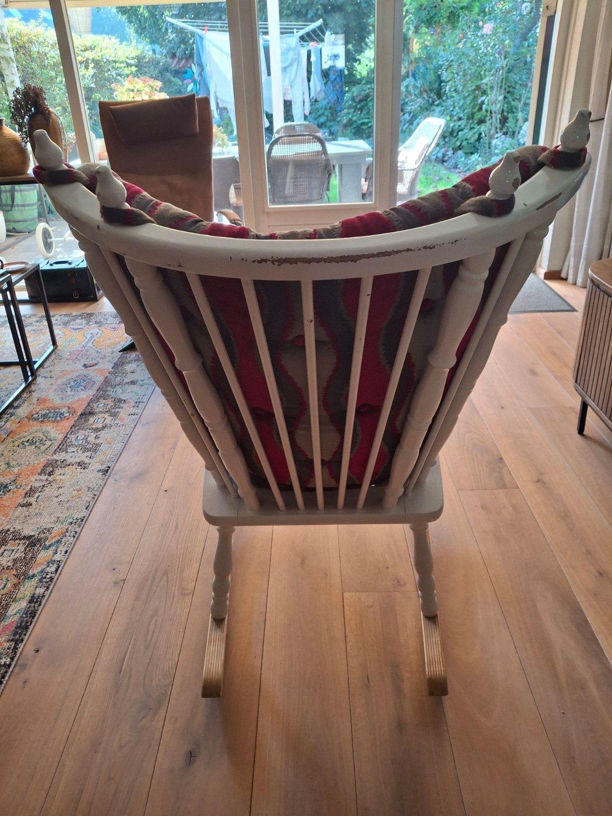 Schommelstoel met opvallende bekleding, Hout, Gebruikt, Modern, Speels, Overige kleuren