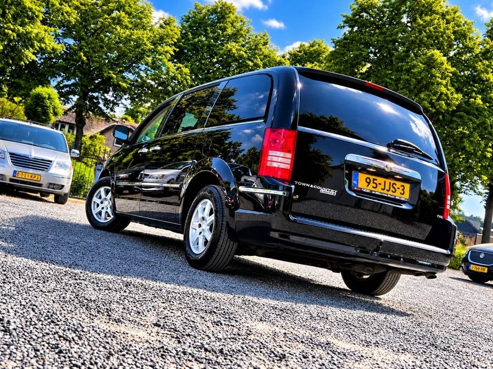 CHRYSLER GRAND VOYAGER 4.0 V6 LIMITED SWIVEL&GO+TAFEL YOUNGT, Auto's, Automaat, Dealer onderhouden, Gebruikt, Grand Voyager