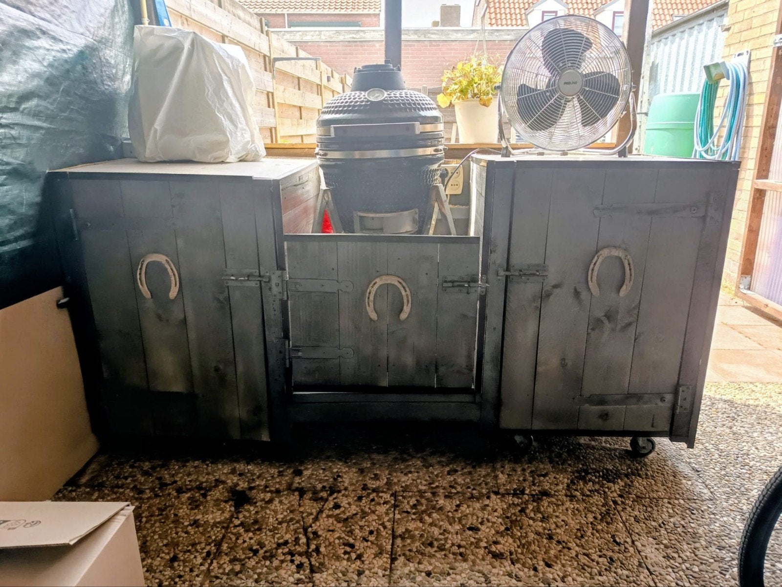 Te koop buiten keuken, Tuin en Terras, Buitenkeukens, Ophalen of Verzenden, Houtskool