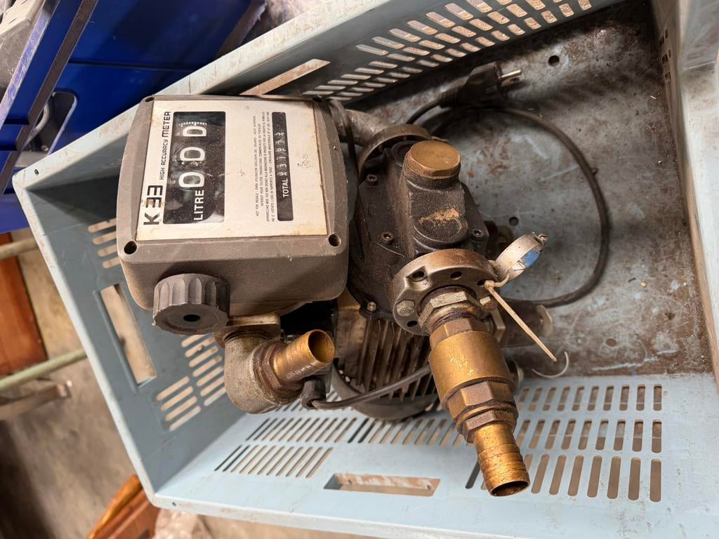 PIUSI K33 brandstofmeter met elektrische pomp, 230 V, Doe-het-zelf en Verbouw, Motoren, Ophalen, Zo goed als nieuw, Elektromotor
