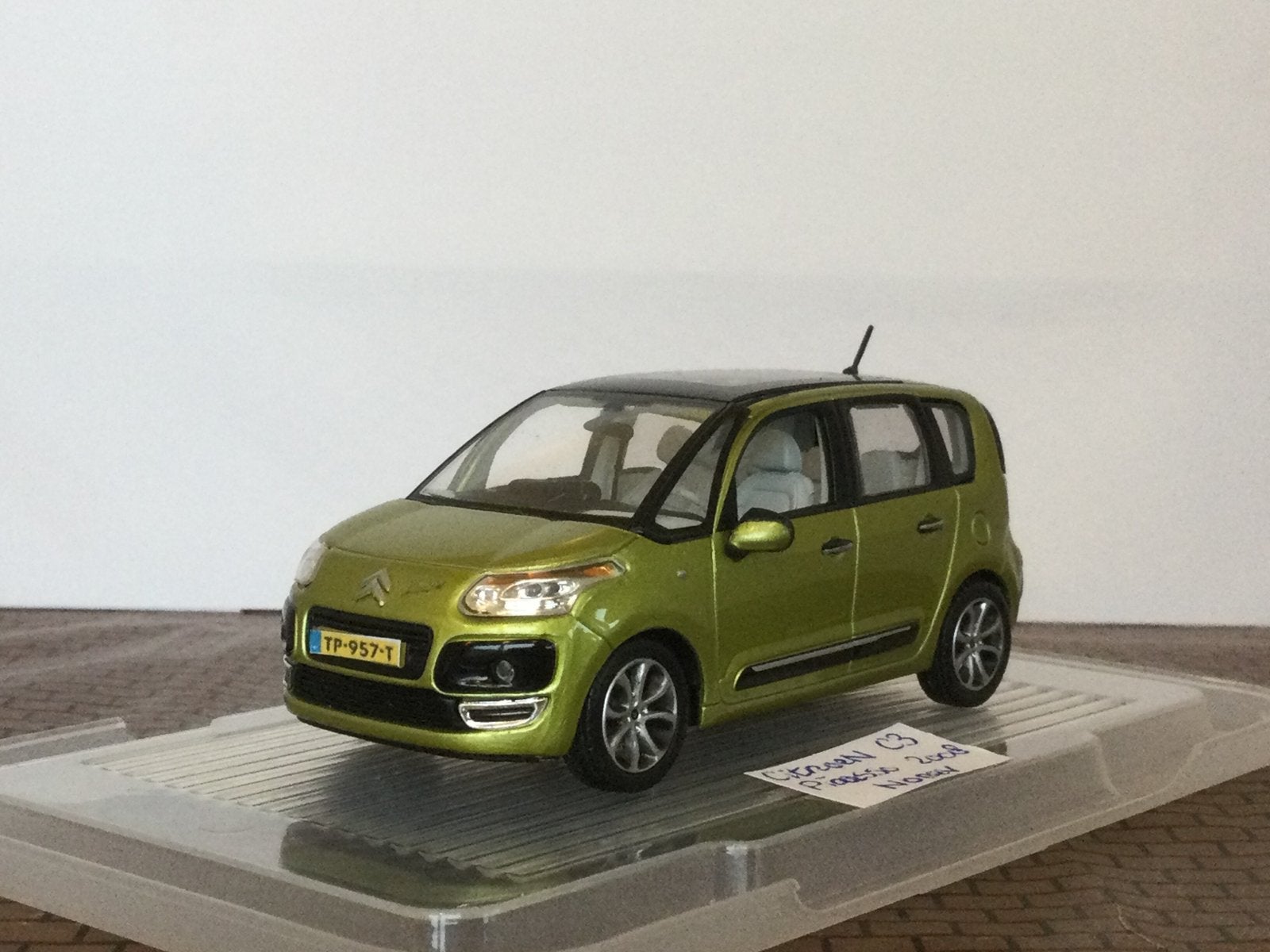 Citroën C3 Picasso Lime Green 2008 Norev 1:43, Ophalen of Verzenden, Zo goed als nieuw, Auto, Norev