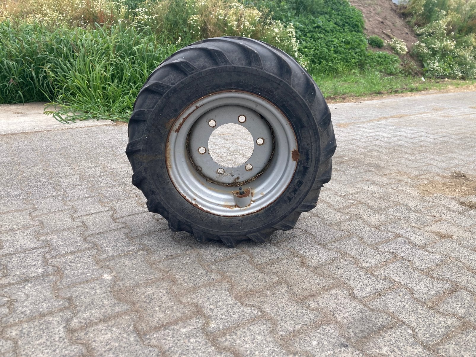 Shovel band met velg 31 x 15.50 - 15, Ophalen, Gebruikt