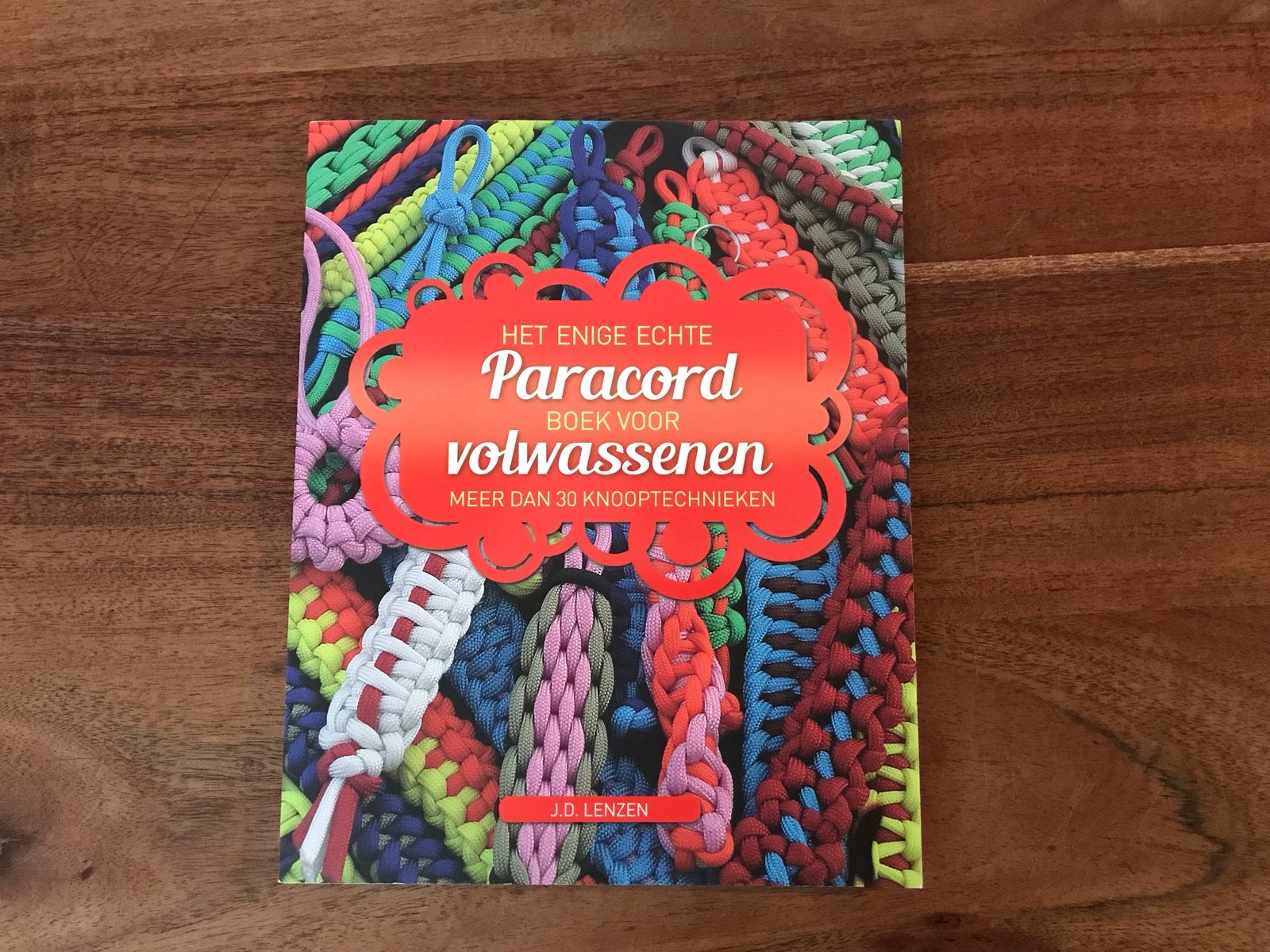 Het enige echte Paracord boek voor volwassenen, Ophalen of Verzenden, Zo goed als nieuw, Overige onderwerpen, Geschikt voor kinderen