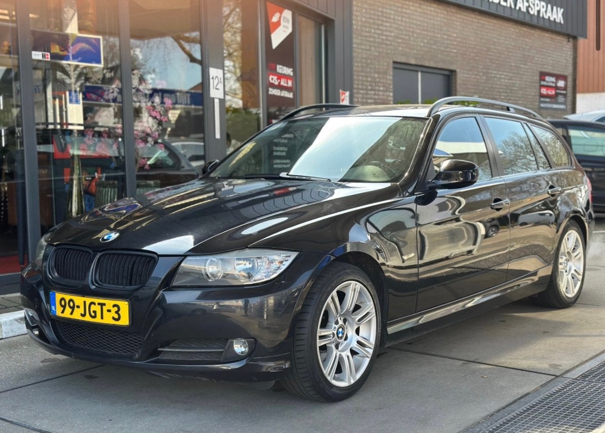 BMW 3-Serie 2.0 I 320 Touring 125KW AUT 2009 Zwart, Automaat, 1995 cc, Zwart, 4 cilinders