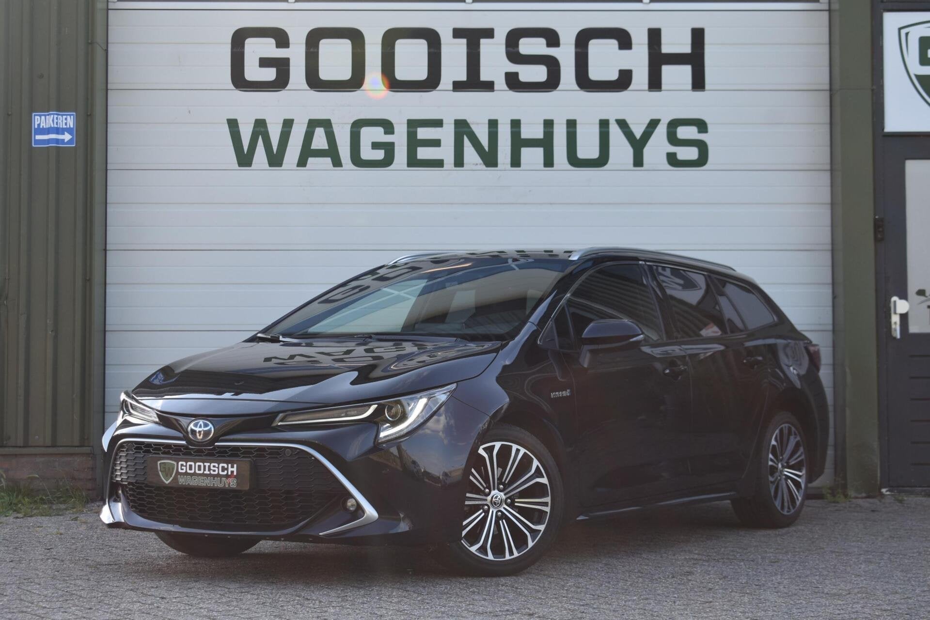 Toyota Corolla Touring Sports 1.8 Hybrid Executive | Head-UP, 1345 kg, 450 kg, 4 cilinders, Met garantie (alle)