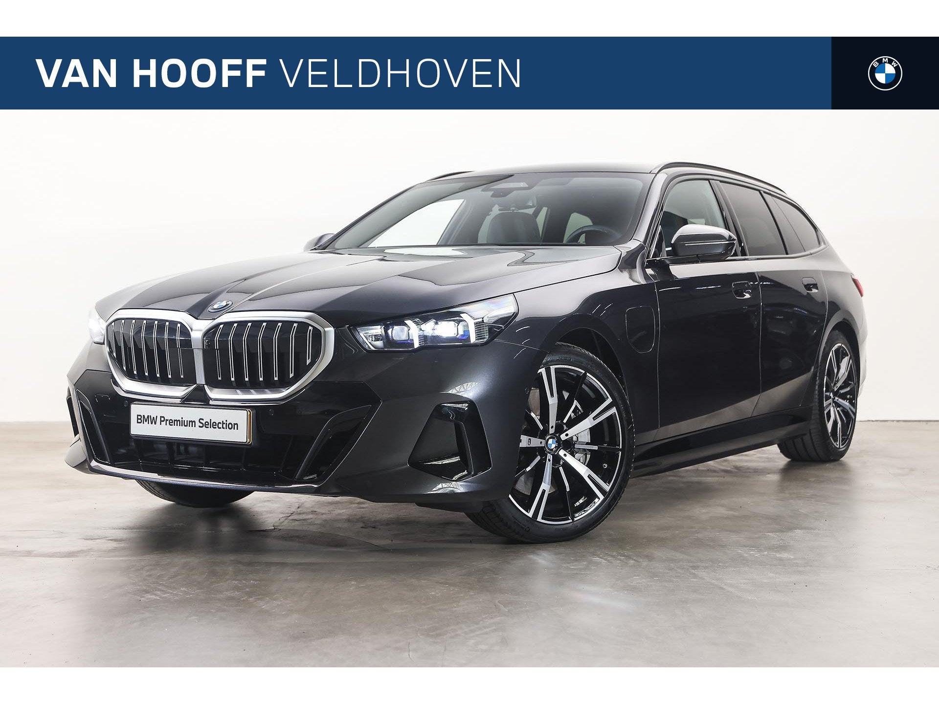 BMW 5 Serie Touring 550e xDrive M Sport Automaat / Trekhaak