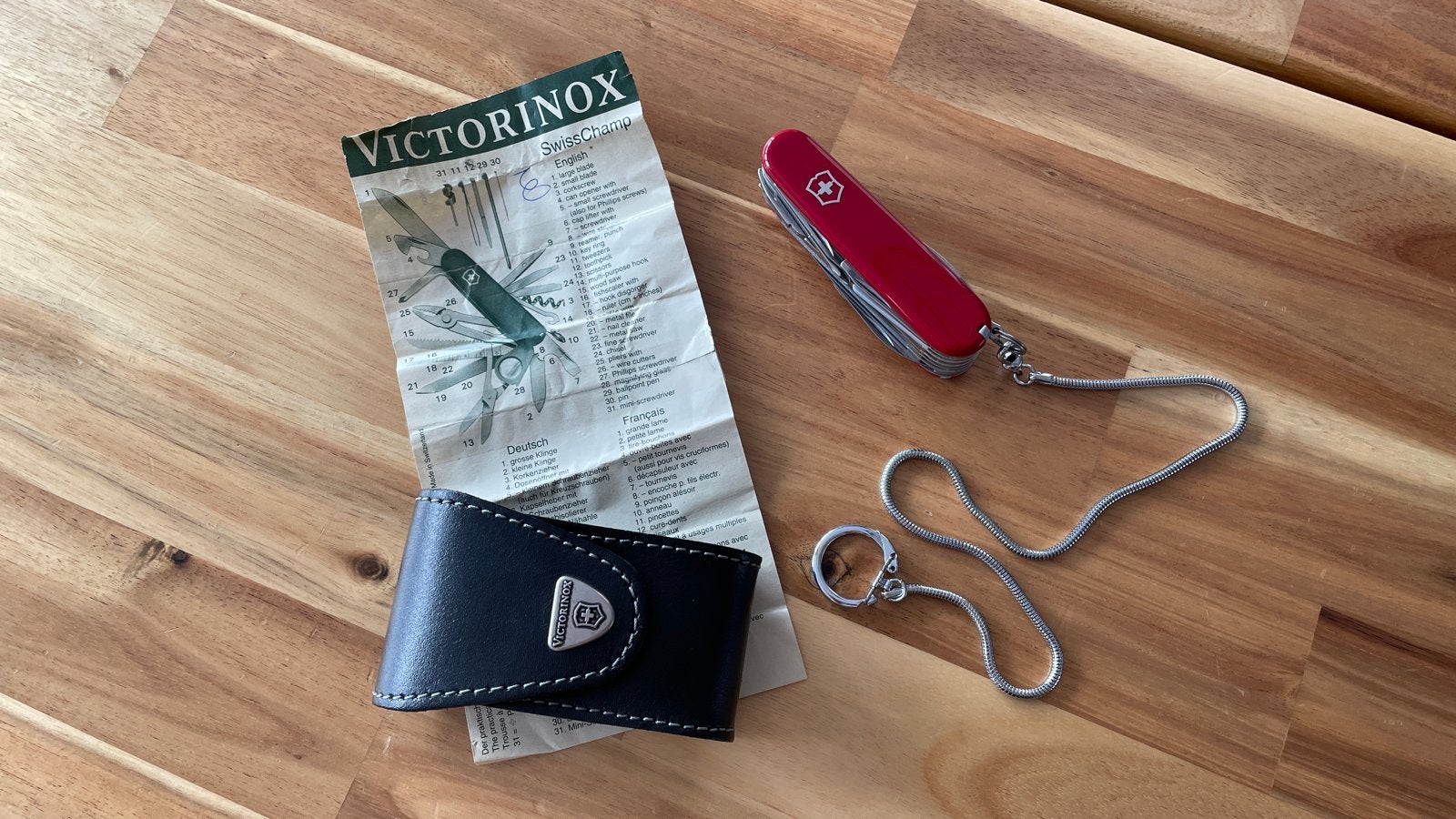 Victorinox SwissChamp zakmes met etui en ketting, Ophalen of Verzenden, Zo goed als nieuw