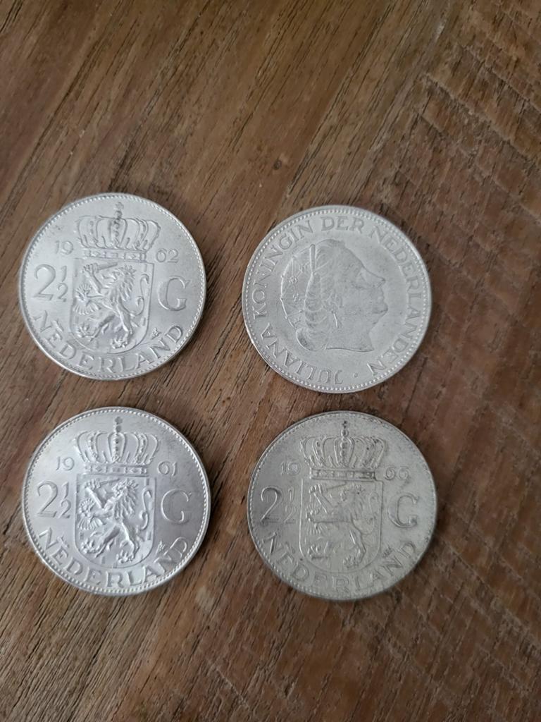 4 zilveren rijksdaalders / f2,50 gulden munten 15 gr., Postzegels en Munten, Munten | Nederland, Ophalen of Verzenden, Koningin Juliana
